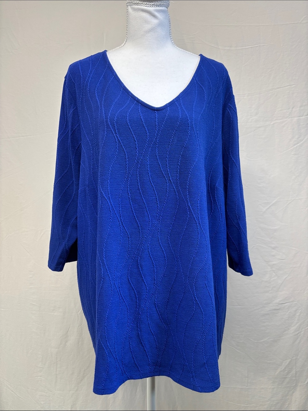Classic V-Neck Wave Knit Sweater in Cobalt Blue